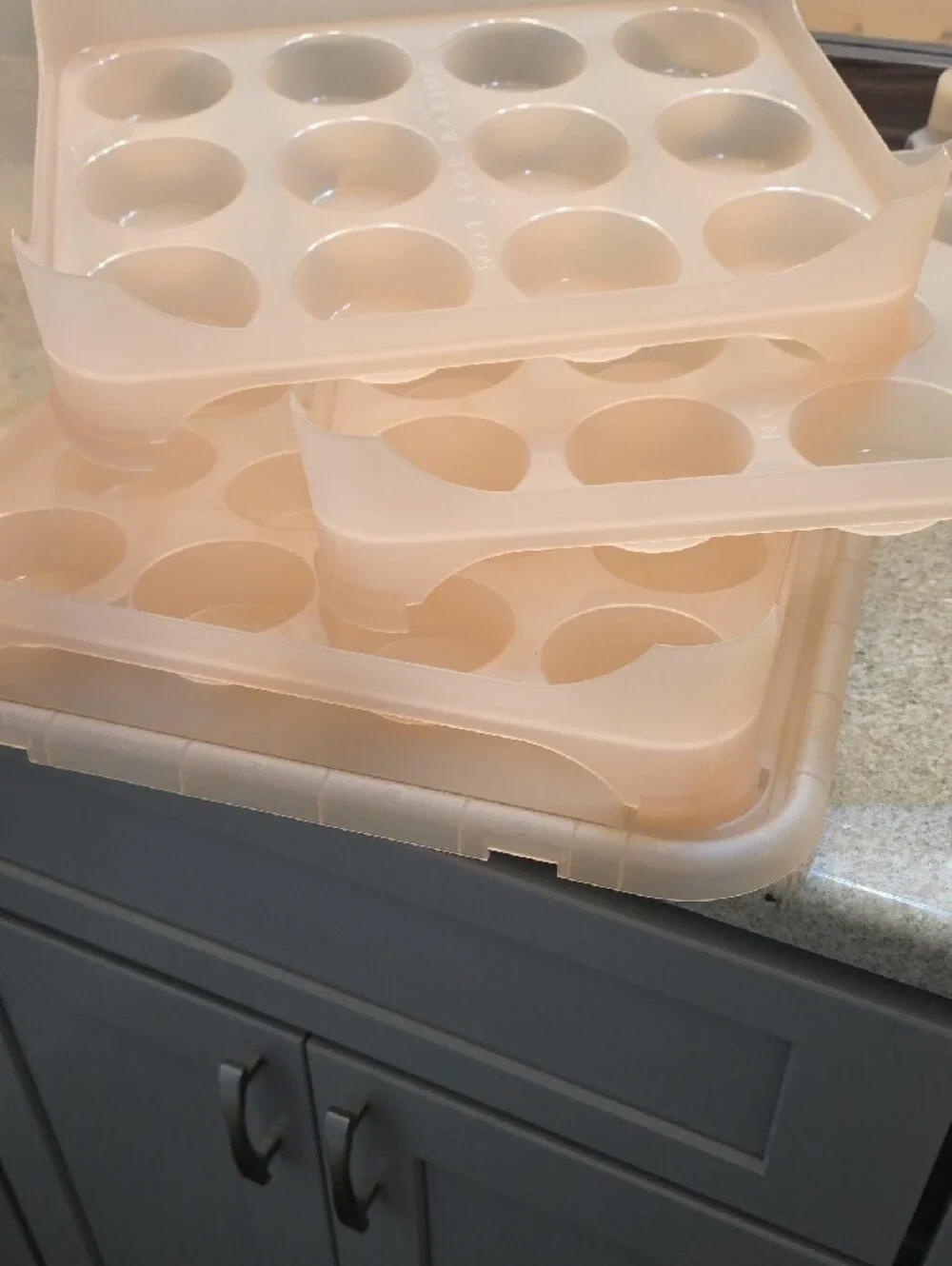 Peach Portable Multi-Tier Cupcake Carrier